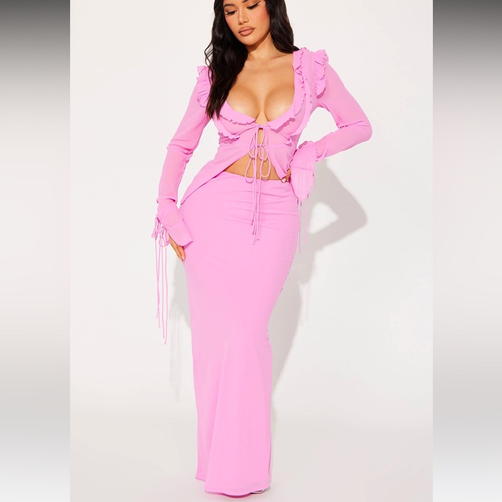 Fashion Nova pink ruffle top skirt set